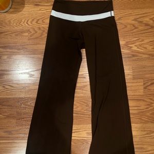 LULULEMON GROOVE REVERSIBLE YOGA LEGGINGS SIZE 4